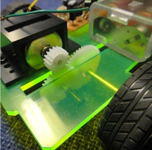 DIY Mini Battery Powered 4 Wheel Drive Car